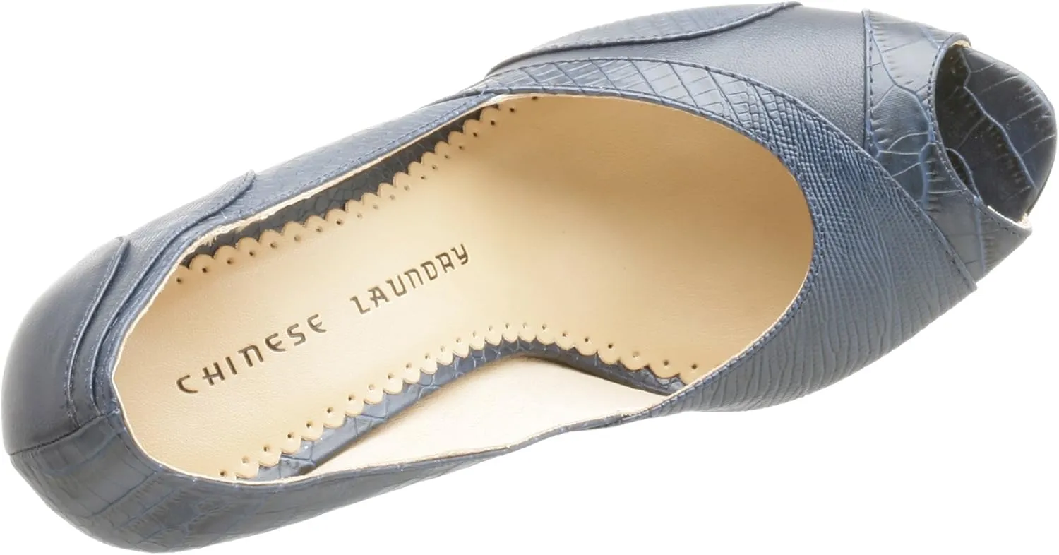 Chinese Laundry Women's Foxy Wedge