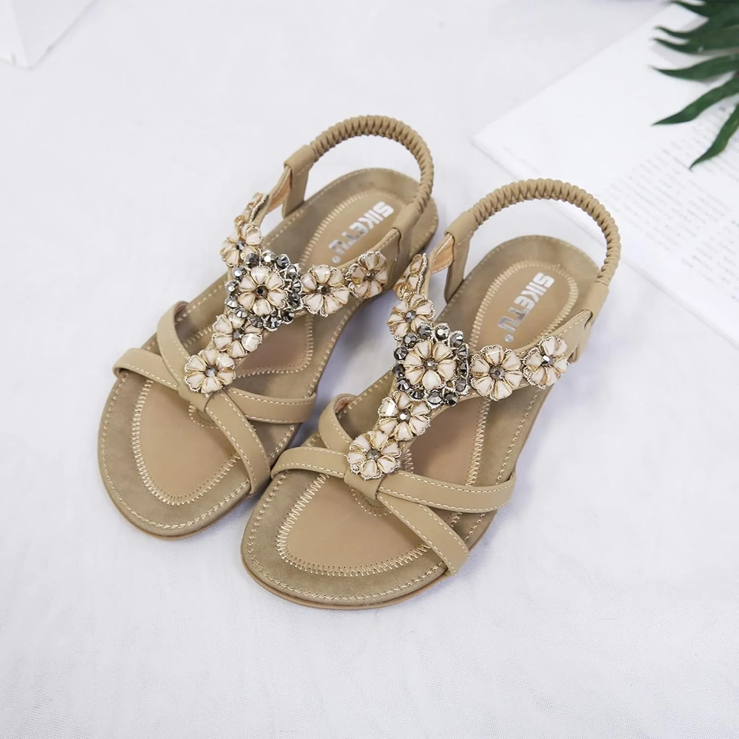 Flat Sandals for Women Casual Summer Crystal Flower Open Toe Elastic Slip on Sandals Lightweight Comfortable Outdoor Beach Roman Shoes Sandalias
