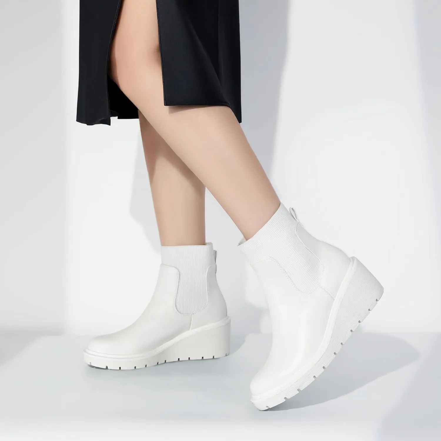 IDIFU IN3 Platform Chelsea Boots for Women Low Short Wedges Ankle Boots Lug Sole Trendy Fashion Comfortable Fall Dress Booties Slip On Elastic Casual Work Daily Round Toe Ladies Boots