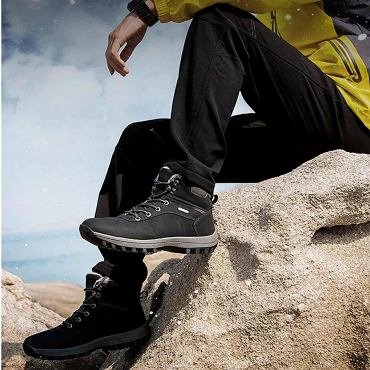 Snow shoes for men snow boots winter boots cold weather boots waterproof winter boots lightweight climbing shoes autumn winter lace-up boots thick soles cotton shoes snow shoes Father's Day outdoor