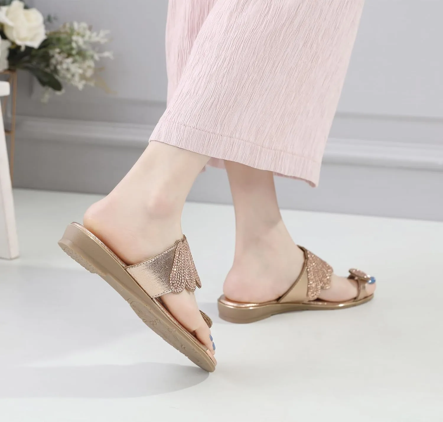 Women's Slide Flat Sandals Ladies Rhinestone Flip Flops Casual Fashion Crystal Sandal for Summer Beach Oceanside Holiday Outdoor